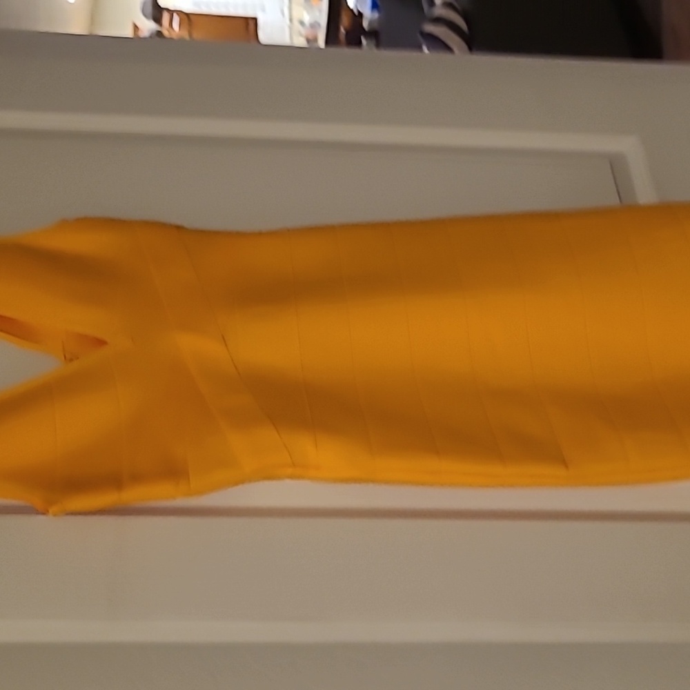 Bebe Body con dress
